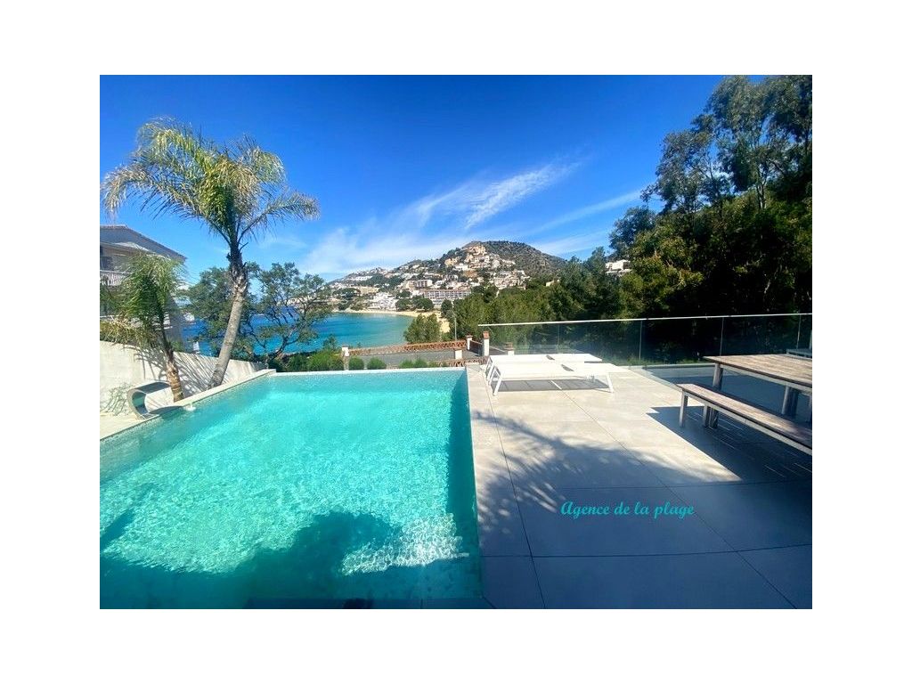 Maison PUIG ROM, CANYELLES, ALMADRAVA 2180000€ AGENCE DE LA PLAGE Maison PUIG ROM, CANYELLES, ALMADRAVA 2180000€ AGENCE DE LA PLAGE