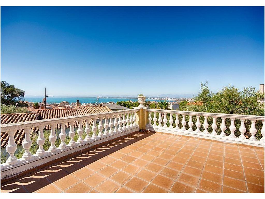 Maison ROSES 730000€ AGENCE DE LA PLAGE